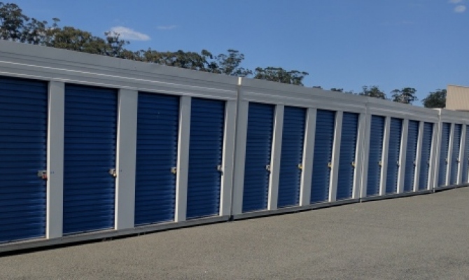 storage units lisarow