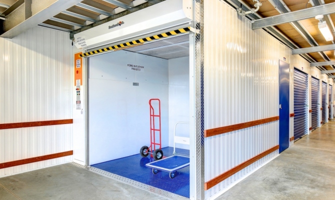 storage facility bulimba