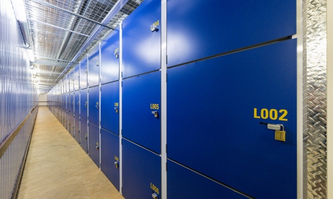 storage lockers perth airport