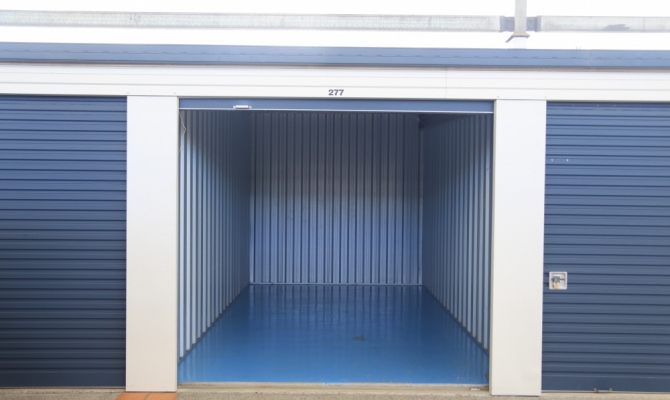 storage units ashmore